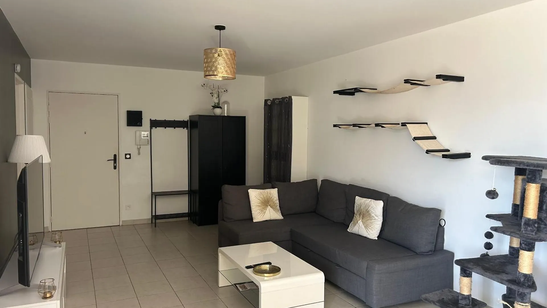 Apartment Charmant T3 Proche Gare Et Plages Toulon Parking Prive