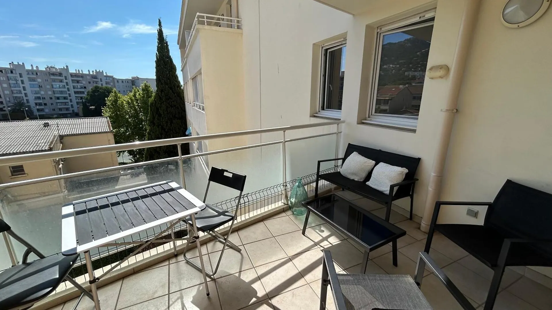 Charmant T3 Proche Gare Et Plages Toulon Parking Prive 0*,  Frankrijk