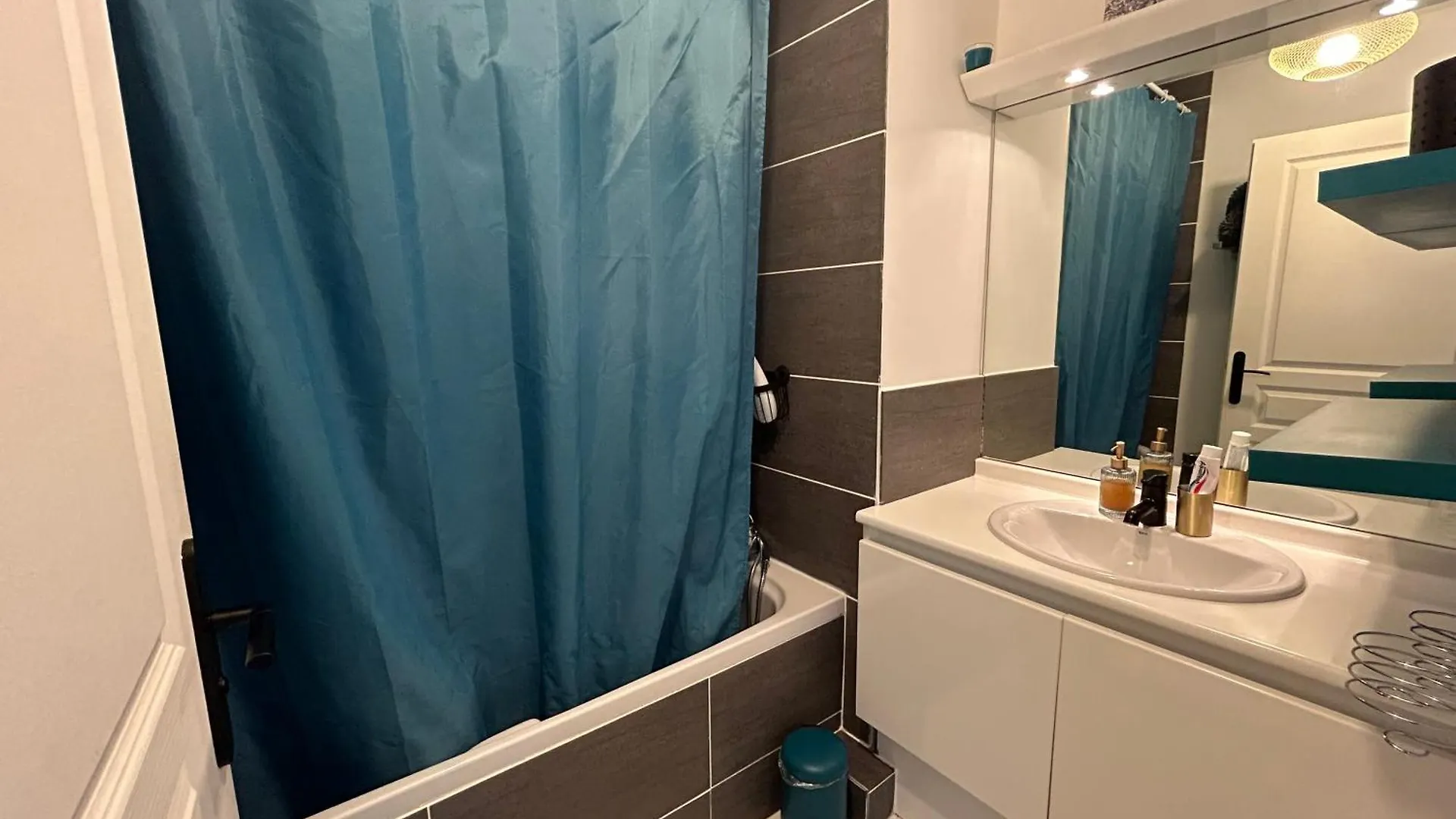 Charmant T3 Proche Gare Et Plages Toulon Parking Prive Appartement
